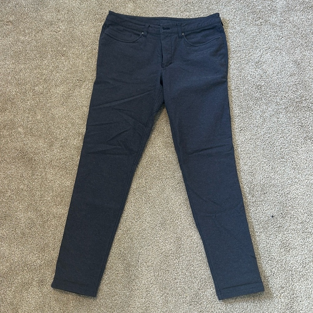 Men’s Lululemon ABC slim pant